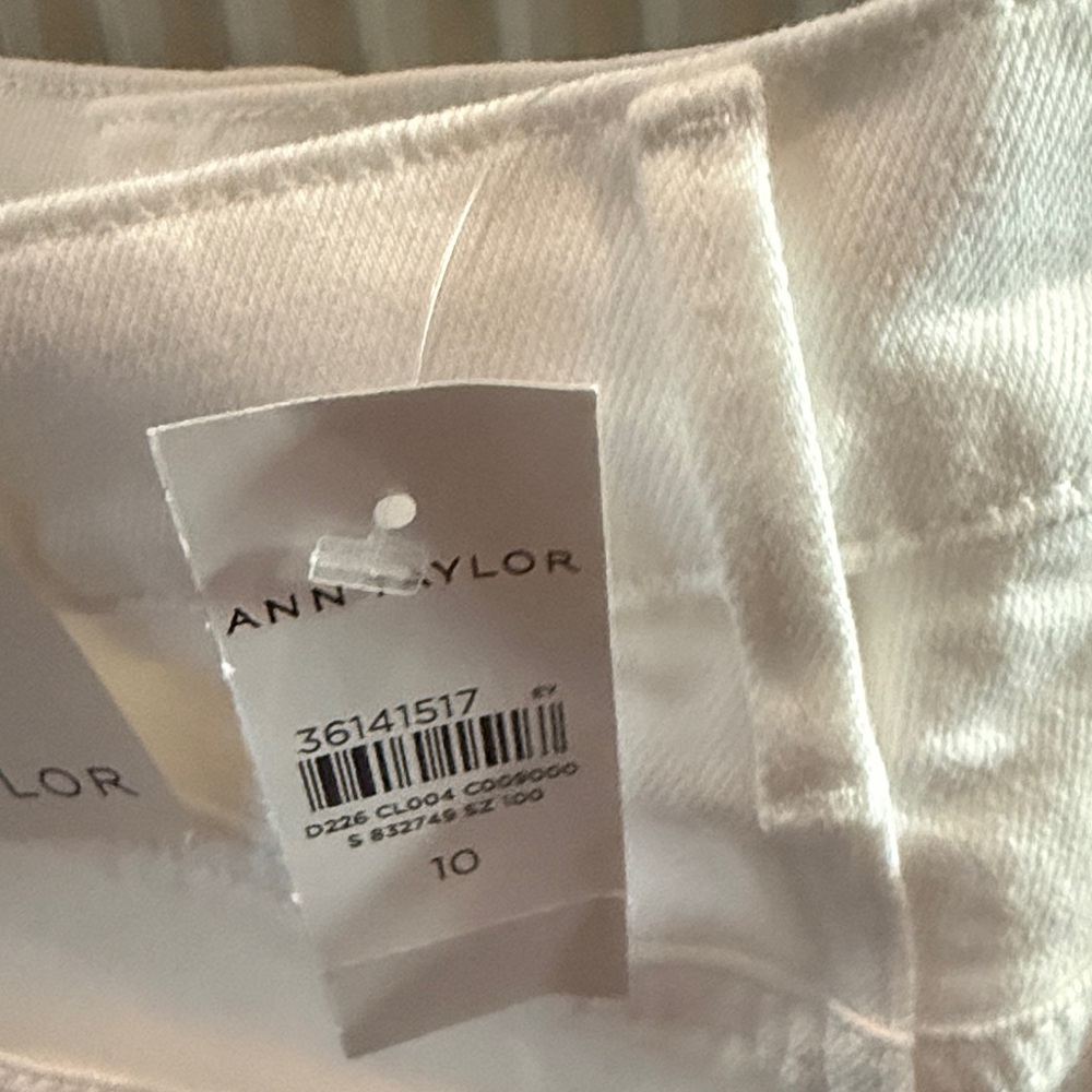 Ann Taylor Women's White Wide Leg Crop Jeans - Picture 4 of 4